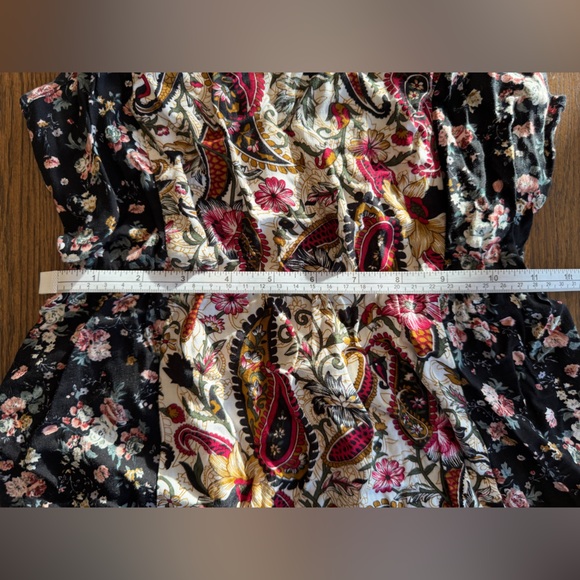 C&V Chelsea & Violet Cream Floral Paisley Mini Dress with Black Side Panels - Picture 5 of 6